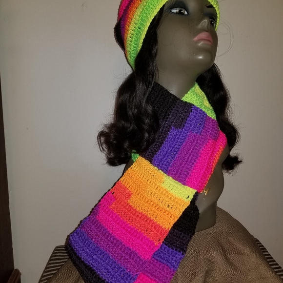 Hat and scarf set - Picture 10 of 15